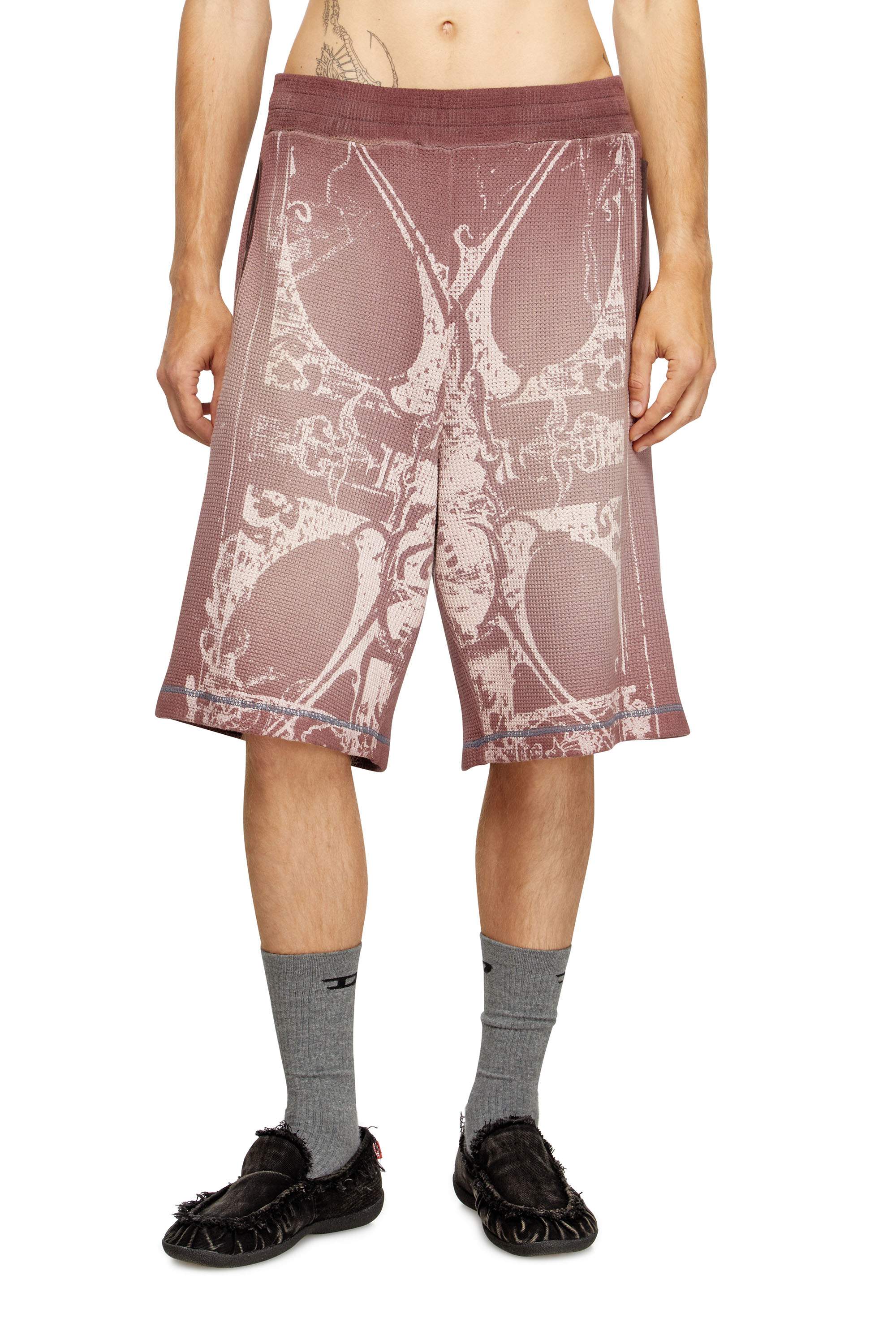 Diesel - P-WARKY-SHORT, Herren Waffel-Shorts mit mittelalterlichem Print in Violett - 1